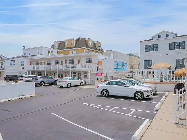 9609 Ventnor Ave #B6 — Photo 16