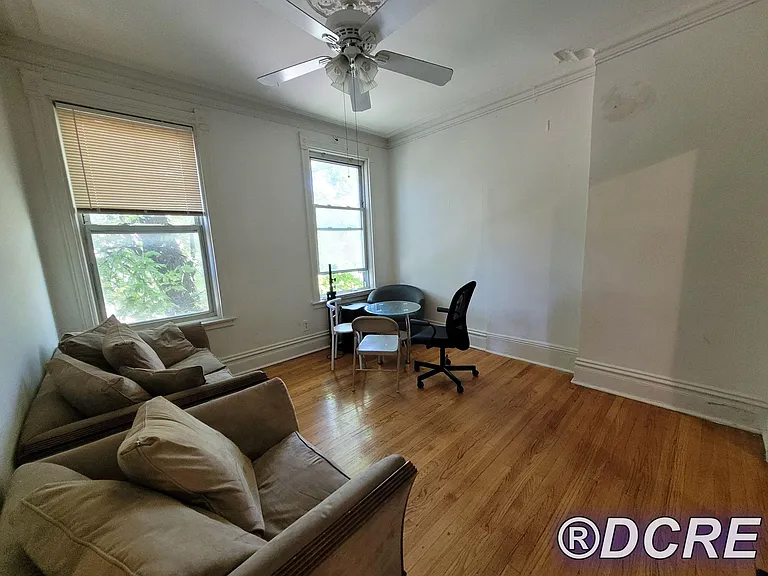 1333 W Flournoy St #2E — Photo 4