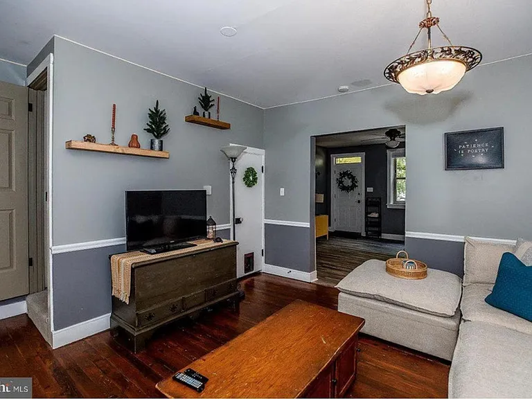 234 E Lemon St — Photo 7