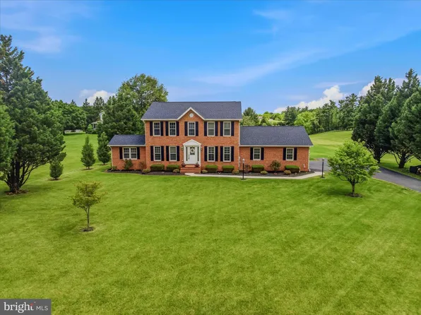 1131 Kelly Island Rd, Martinsburg, WV 25405