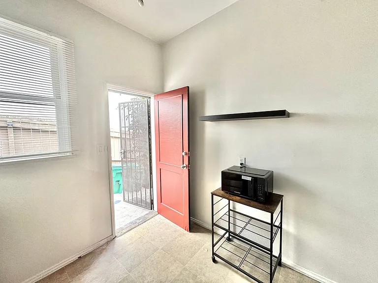 Nerney Apartments — Photo 22