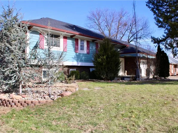 5948 Richmond Ave, Kansas City, KS 66102