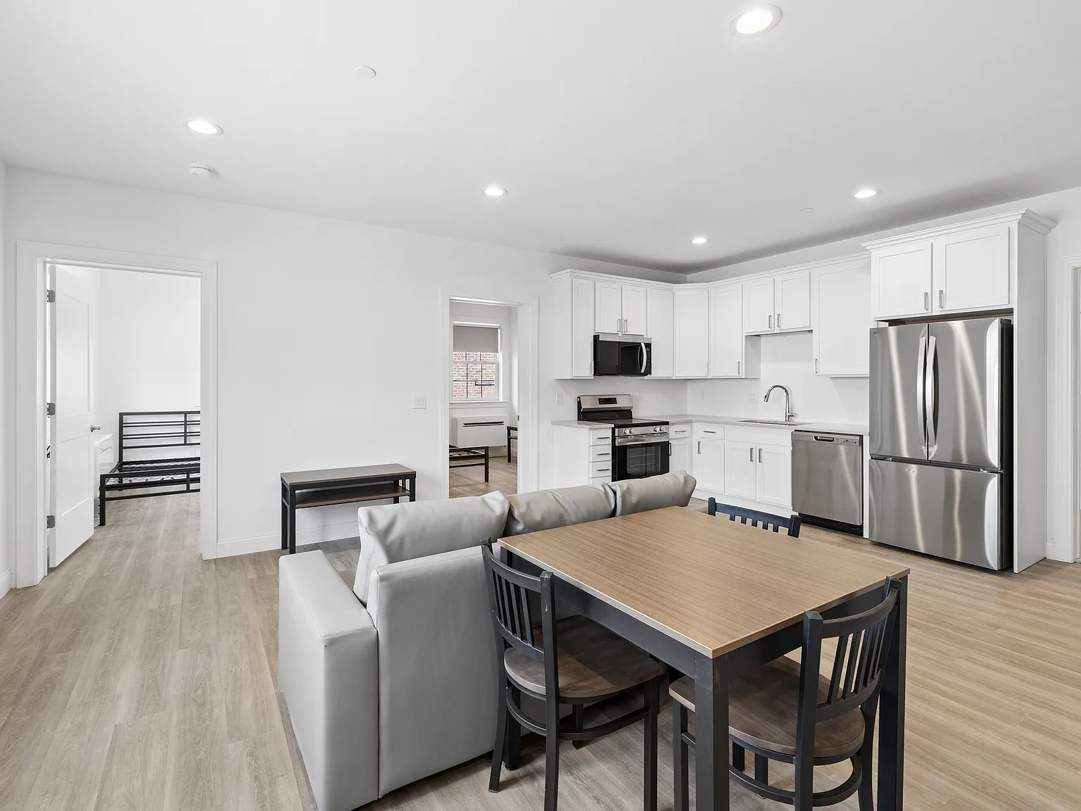 2 bed, 750 sqft, $995 — Photo 4