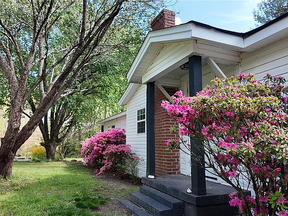 2nd image of 303 Garren Rd