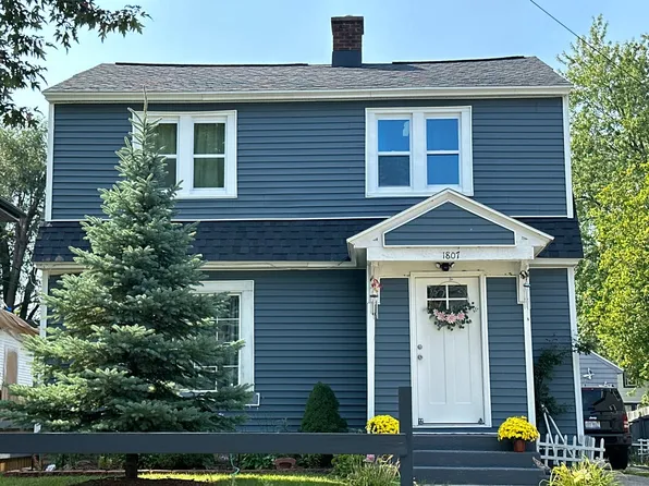 1807 College Ave SE, Grand Rapids, MI 49507