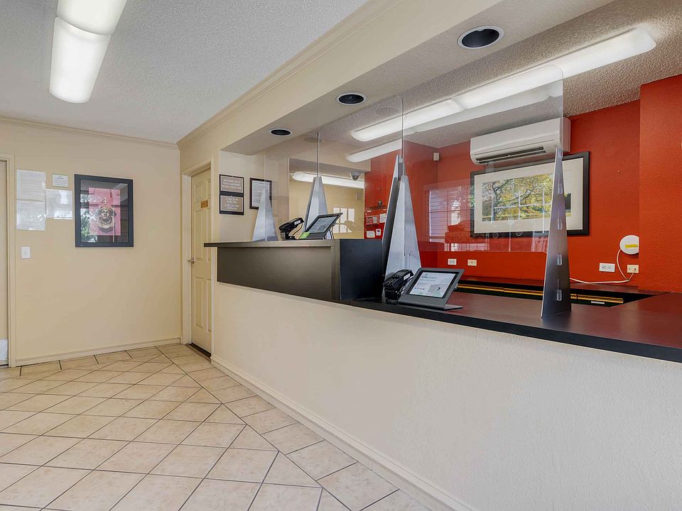 Lobby and Guest Check-in