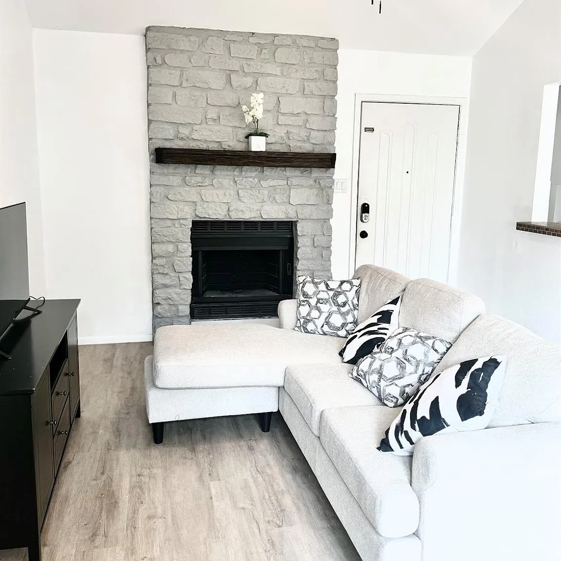 2 bed, 2.0 bath, 955 sqft, $1,450 — Photo 3