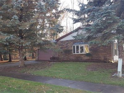 1013 Wurlitzer Dr, North Tonawanda, NY, 14120