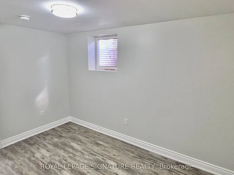 16A Hutton Cres — Photo 4
