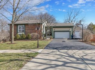 4417 Fender Rd, Lisle, IL 60532