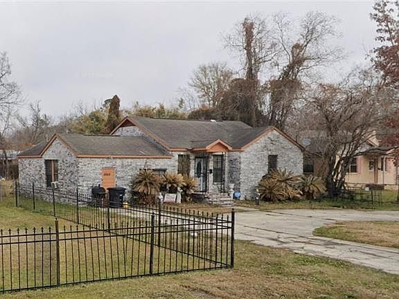 4th image of 4849 Oaklon Ave