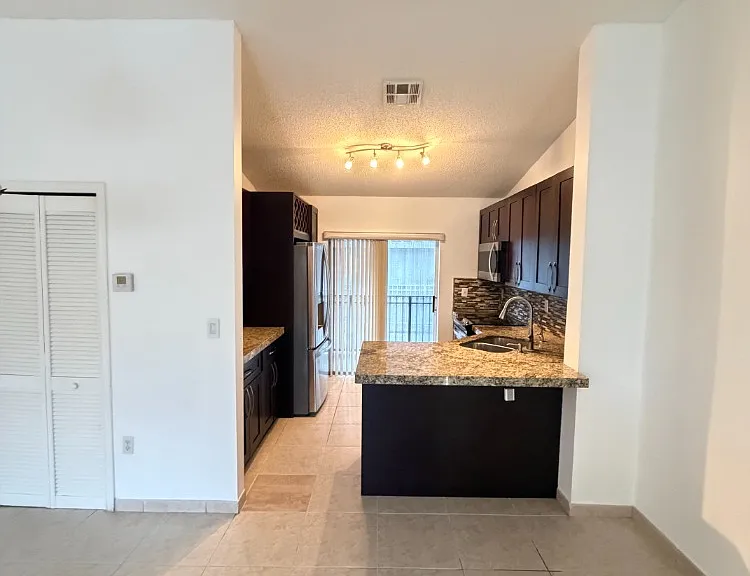 2553 W 76th St #202 — Photo 5