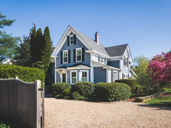 376 Concord St, Gloucester, MA 01930