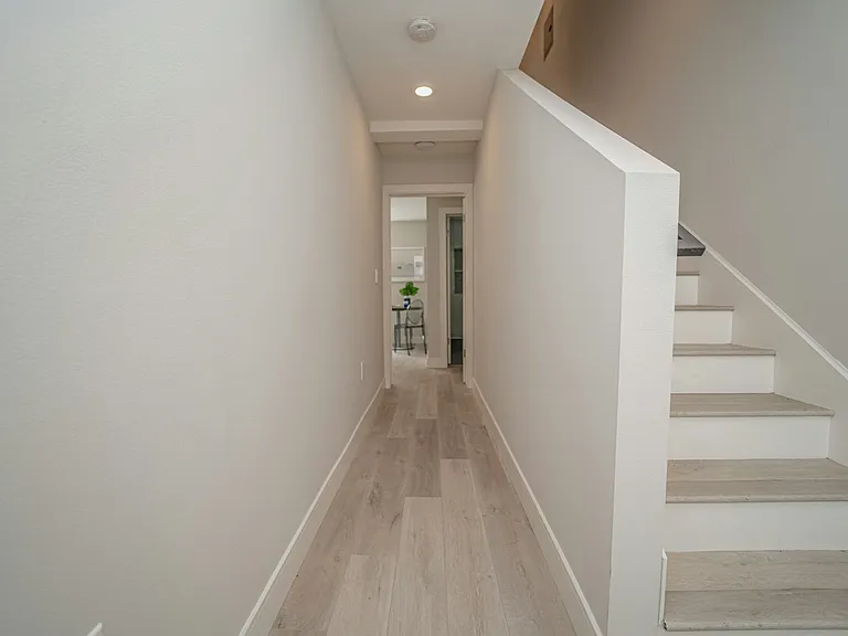 1321 Bates Ave #1323 — Photo 9