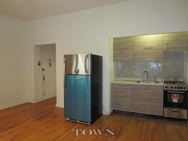 1st image of 160 E 97th St APT 1B