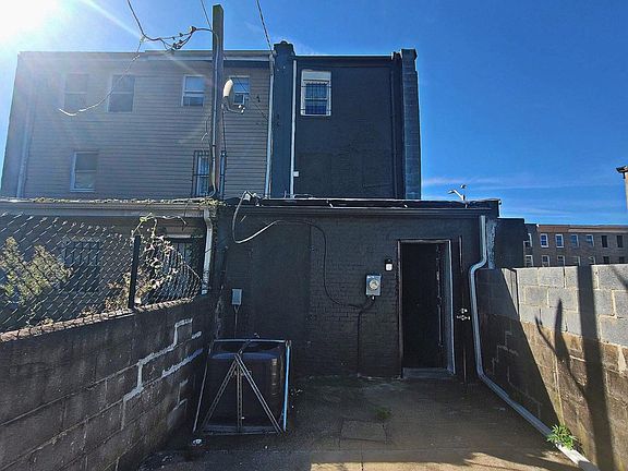 3rd image of 1816 McHenry St