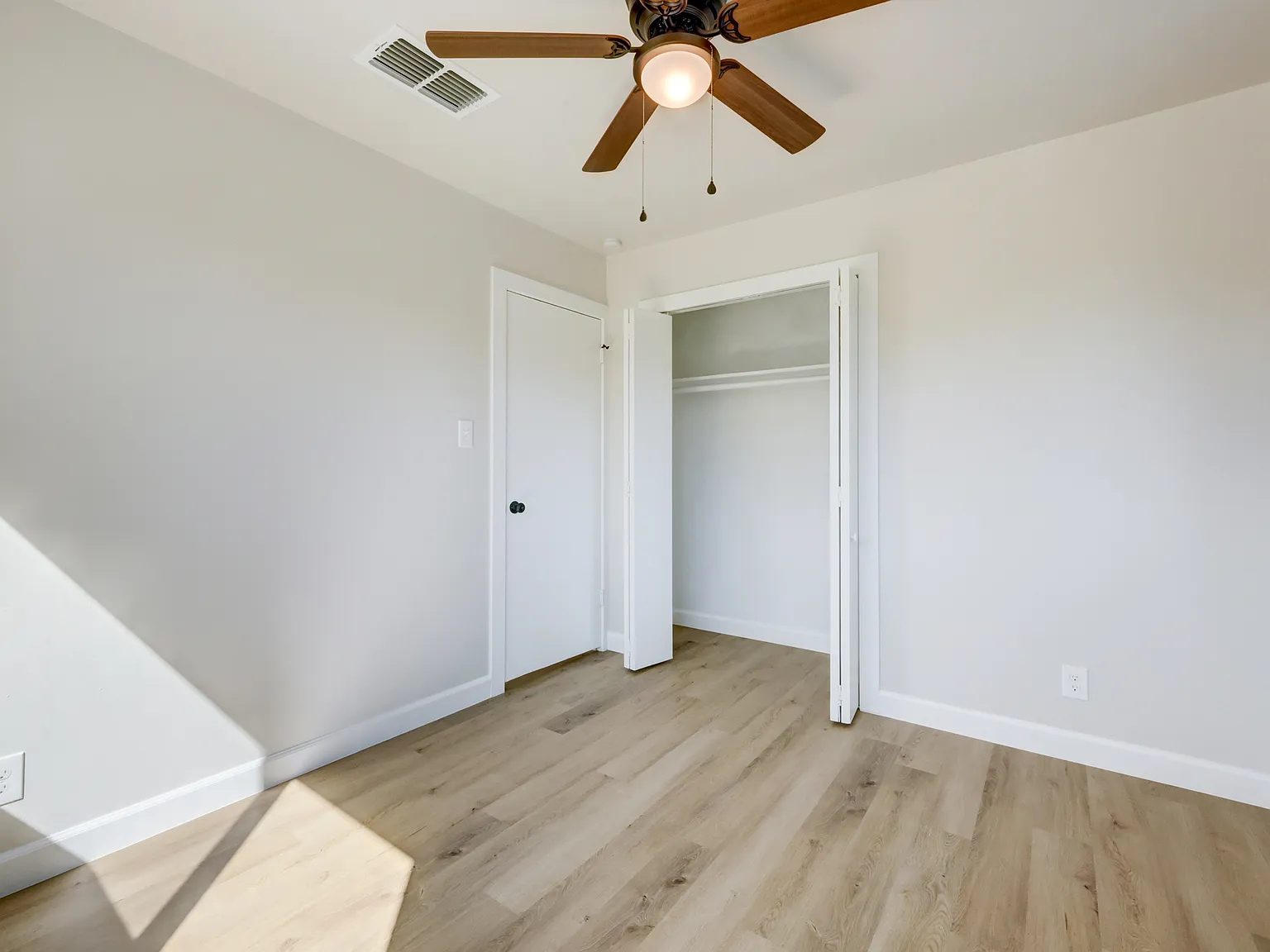 3 bed, 1062 sqft, $2,650 — Photo 4