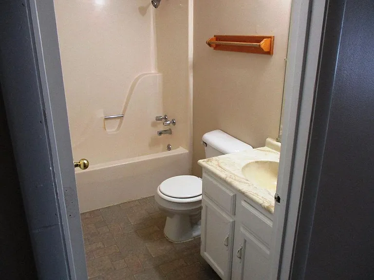1500 Ensign Dr — Photo 5