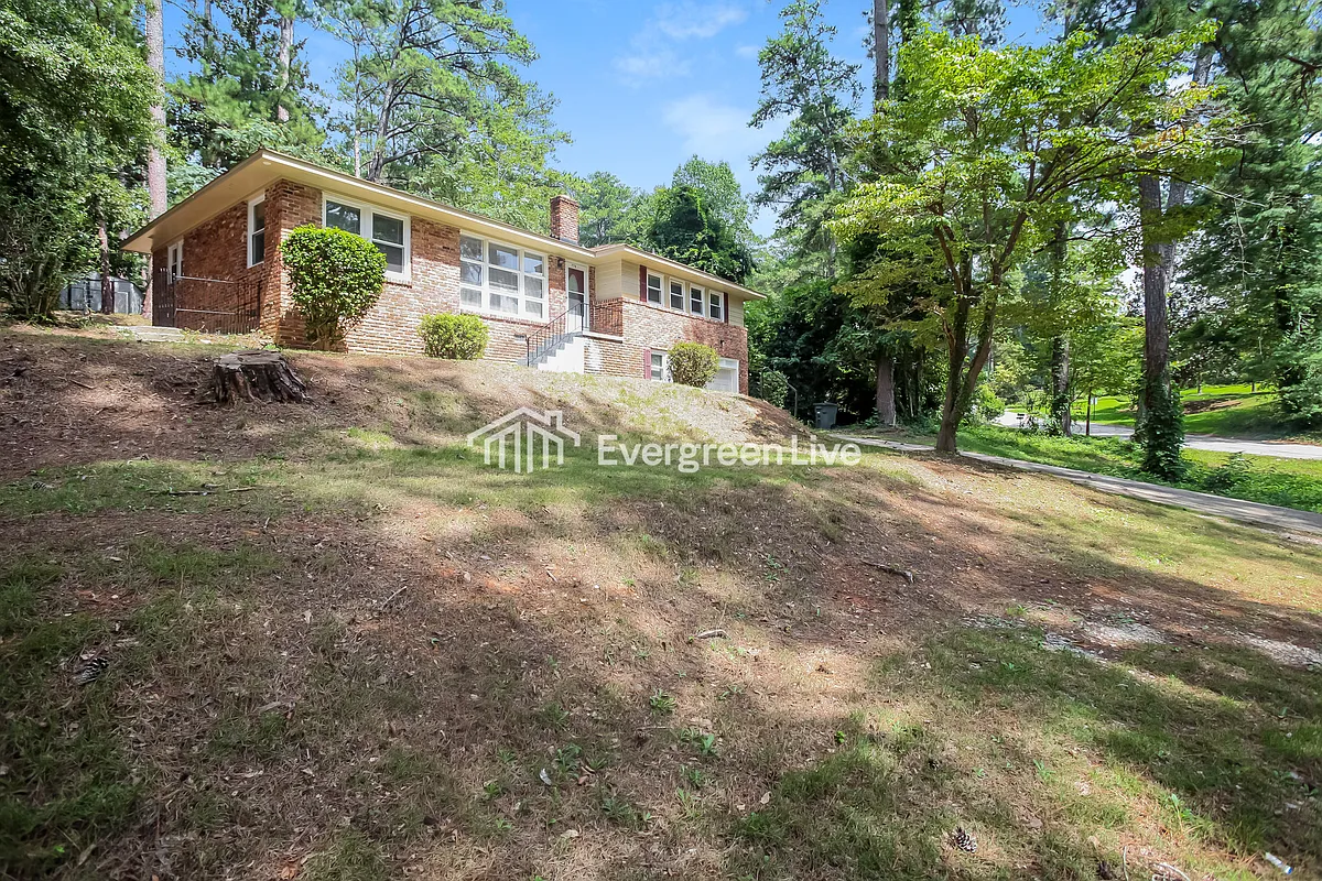 Building Photo - 770 Delverton Rd