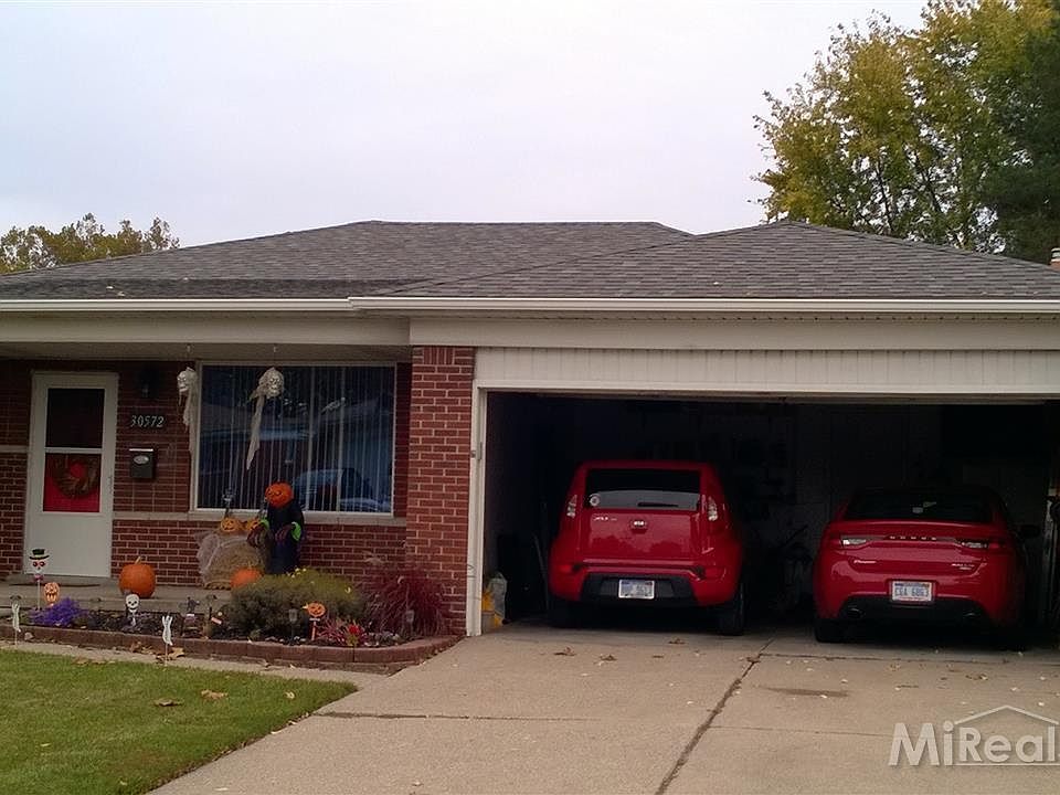 1st image of 30572 Newport Dr