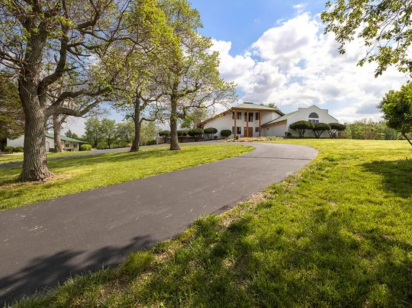 1807 S Farm Road 219, Springfield, MO 65809