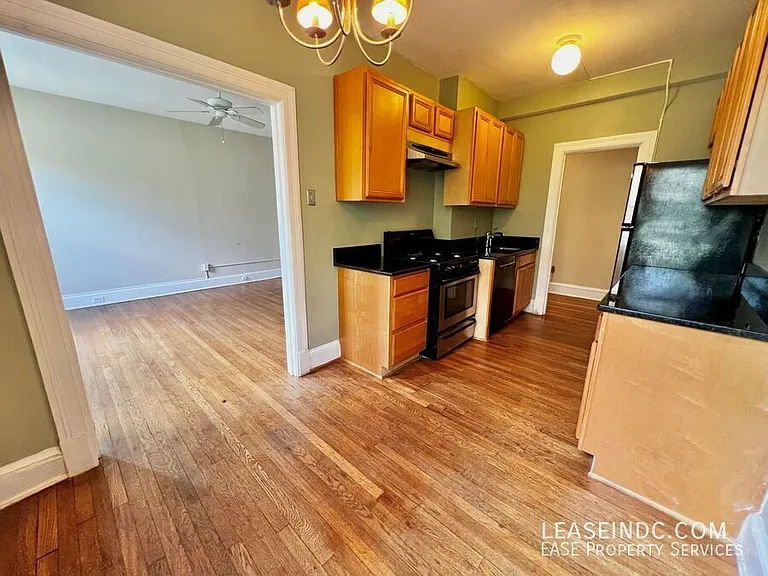 5402 Connecticut Ave NW #401 — Photo 9