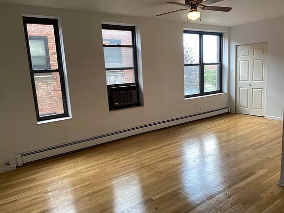 3rd image of 293 Dahlgren Pl APT 2C