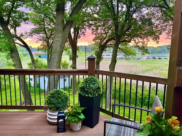 19900 Cottagewood Rd, Excelsior, MN 55331