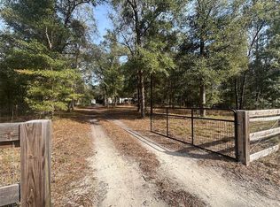595 SW Trenton Ter, Fort White, FL 32038