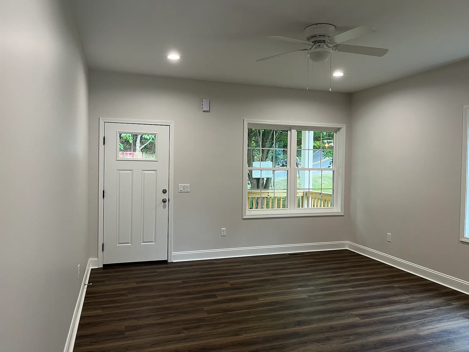 3 bed, 2.5 bath, $2,195 — Photo 3