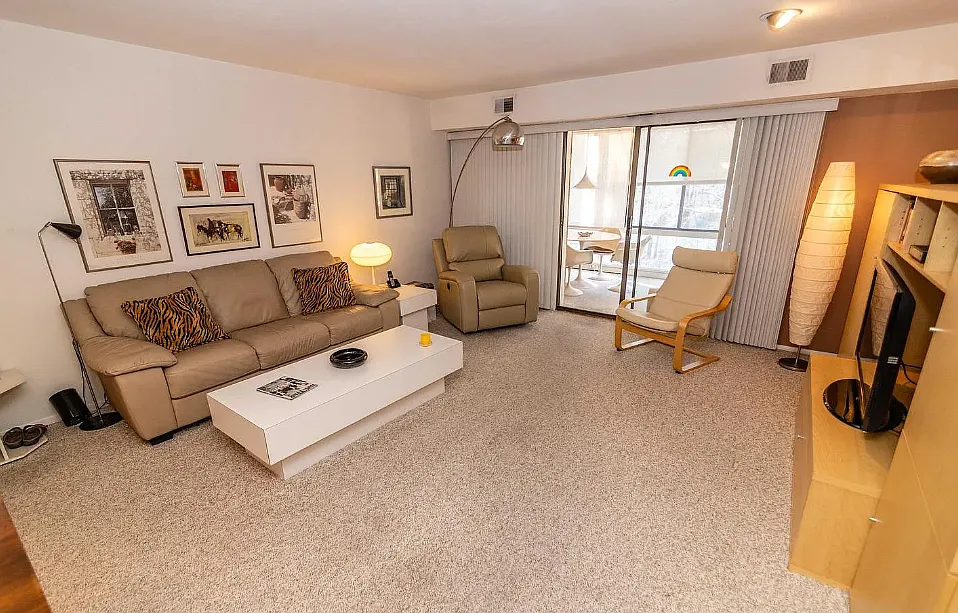 2 bed, 900 sqft, $880 — Photo 3