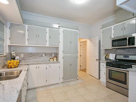 5th image of 903 North St
