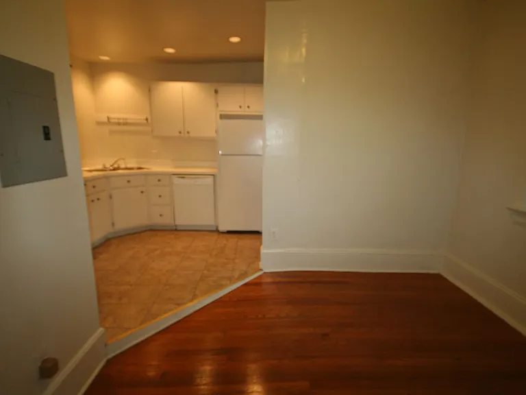 906 W Trinity Ave #7 — Photo 1