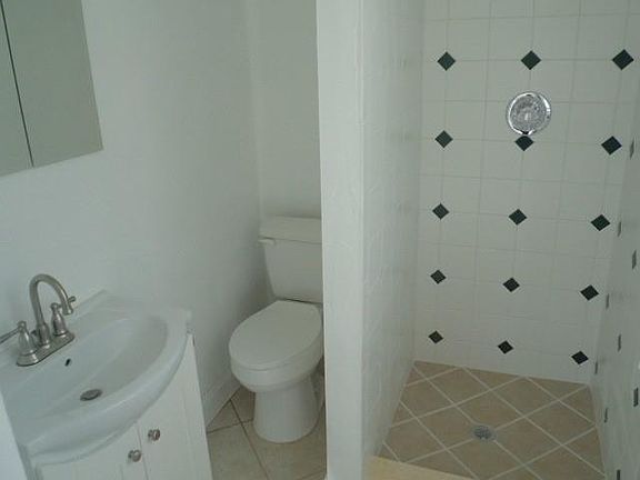 5th image of 3275 Orange St