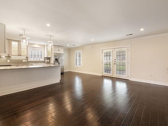 3rd image of 3507 Midwest Dr