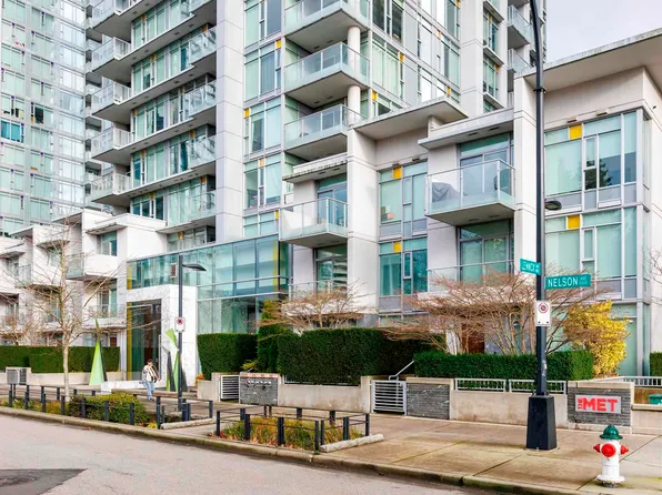 6590 Nelson Ave, Burnaby, BC V5H 0E8