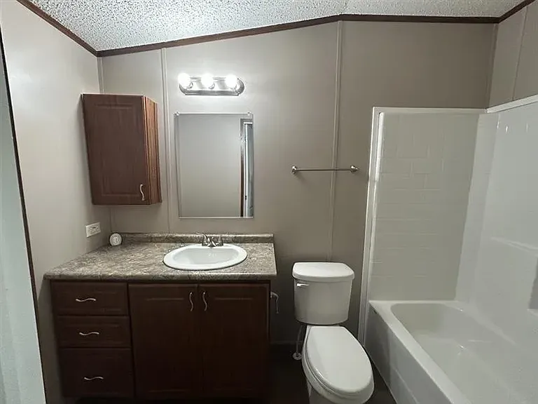 25 Riviera Courts Dr — Photo 6