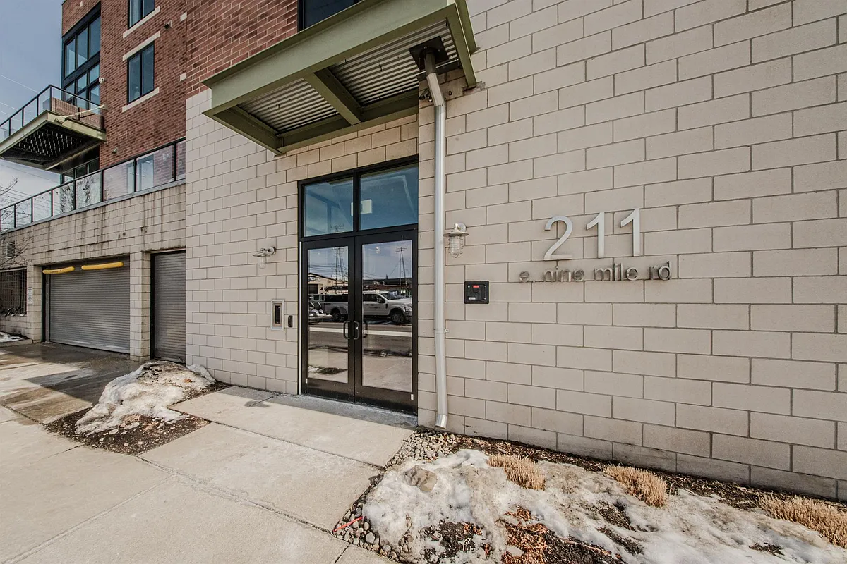 Building Photo - 211 E Nine Mile Rd #215