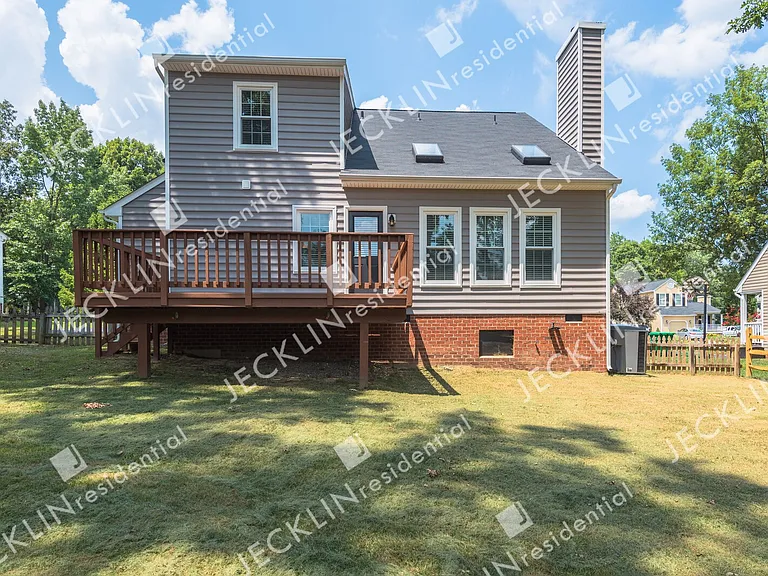 2329 Horsley Dr — Photo 4