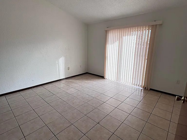 11736 Henry Phipps Dr — Photo 9