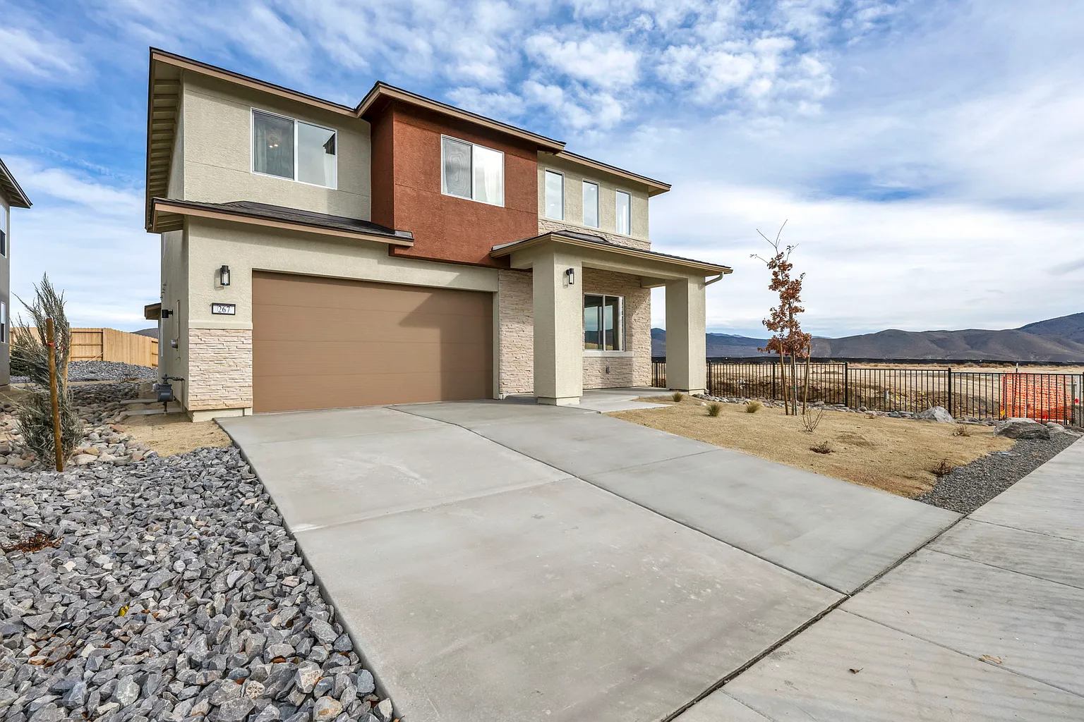 267 Radiant Dr photo 1