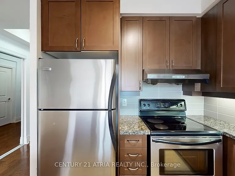 57 Upper Duke Cres #311D — Photo 23