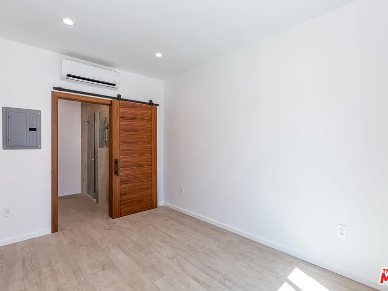 8012 Zeus Dr — Photo 22