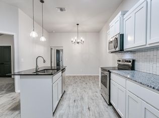 832 Chase Ln, Yukon, OK 73099