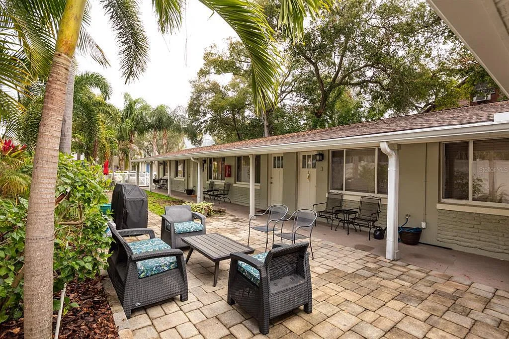 1 bed, 850 sqft, $1,900 — Photo 2