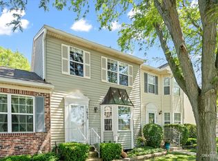 1673 Washington Ct, Geneva, IL 60134