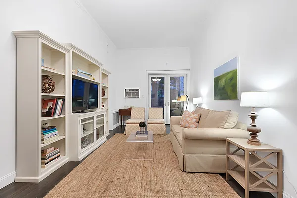 Sold by Cooper & Cooper Real Estate | media 14