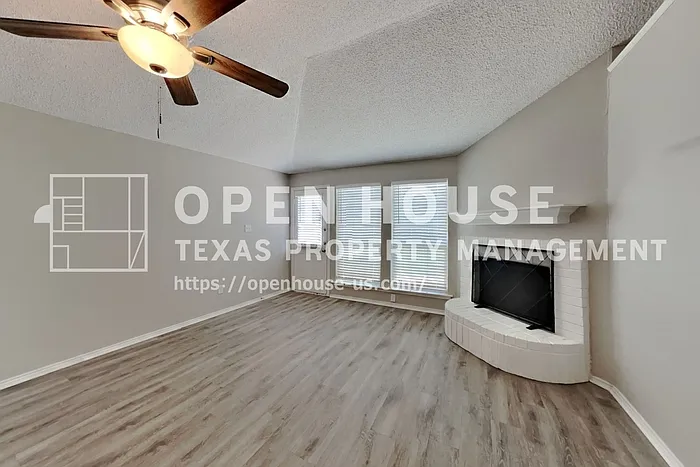 4066 Tulip Tree Dr — Photo 4