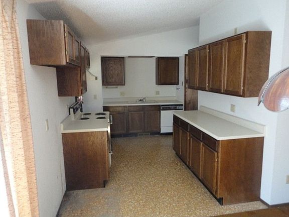 4th image of 2120 Lafayette Dr