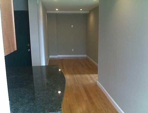 2nd image of 215 Maverick St #5